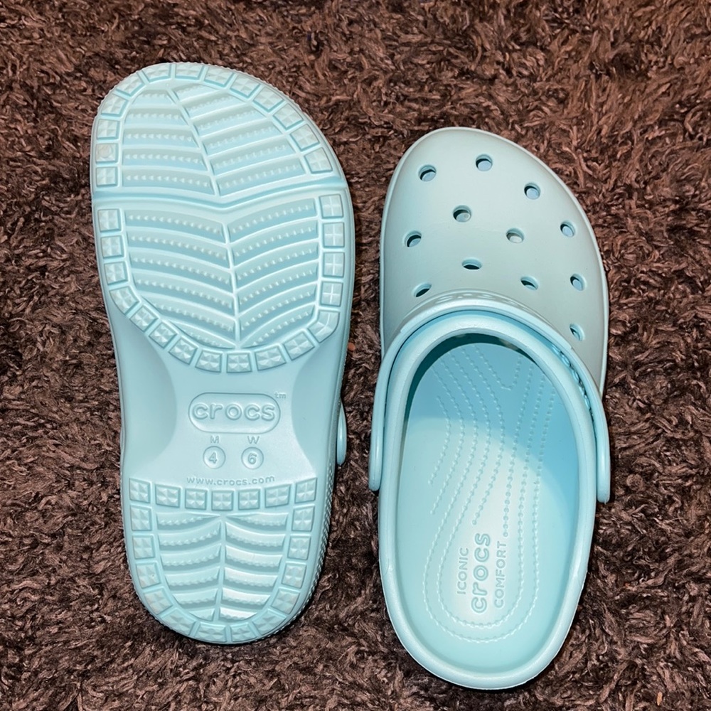 Womens Crocs size 6